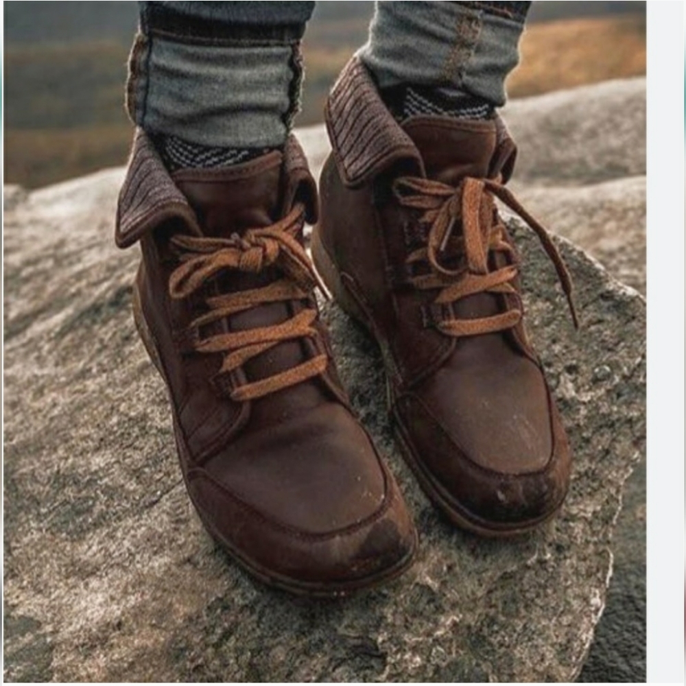 Chaco Barbary Boots Womens 9 Mahogany Brown Lace Up Foldover Leather Hiking Mid